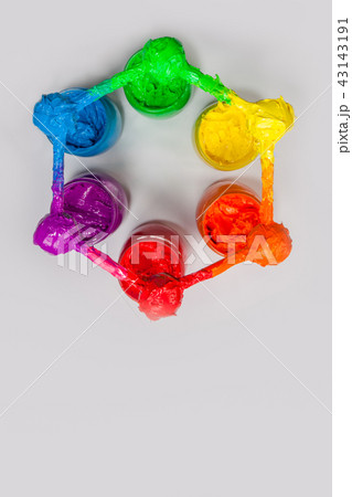 Color theory the mother is yellow red and blue. 43143191