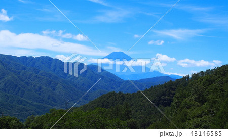 柳沢峠から望む富士山 43146585