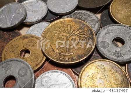 古銭 大量 50銭 10銭 5銭 1銭 お金の写真素材 [43157497] - PIXTA