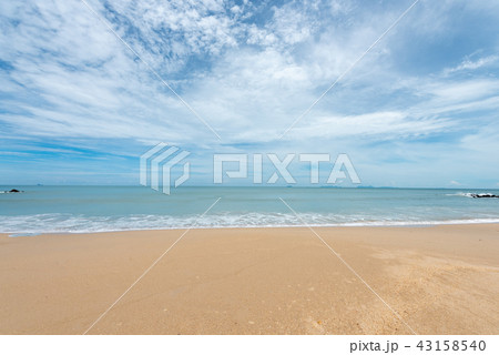 Soft waves on the sand beach Soft waves on the sand beach 43158540