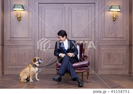 ビジネスマン 中年 本 43158751
