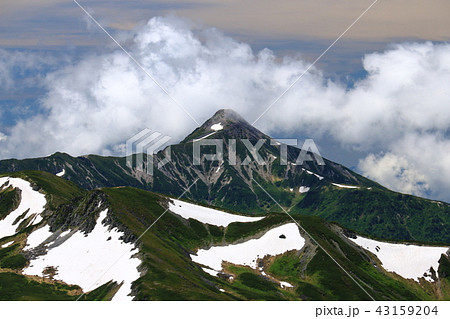 北アルプス水晶岳（黒岳）山頂からの山々　裏銀座コース　三俣蓮華岳、双六岳、笠ヶ岳遠景 43159204