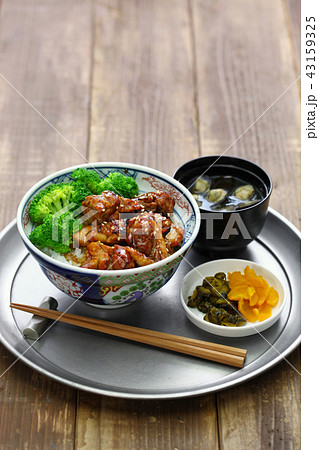 照り焼きチキン丼 照り焼きチキン丼 43159325
