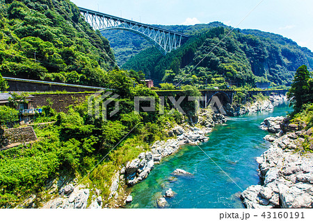 綱ノ瀬川橋梁と槇峰大橋と五ヶ瀬川　【宮崎県西臼杵郡日之影町・延岡市】 43160191