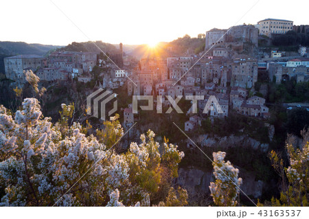 Dawn over the city of Sorano 43163537