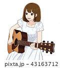 ギターを弾く女性のイラスト 43163712