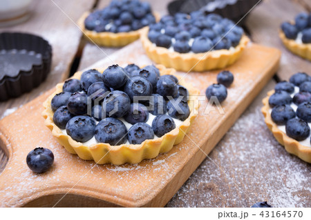 Tartlets with blueberry Tartlets with blueberry 43164570
