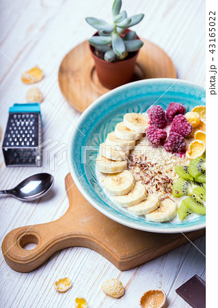 healthy food - oatmeal healthy food - oatmeal 43165022