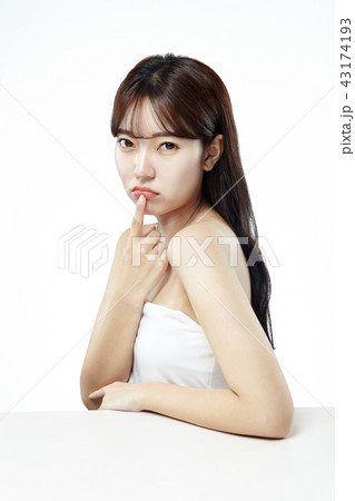 韓国人 ビューティー 若い女性 43174193