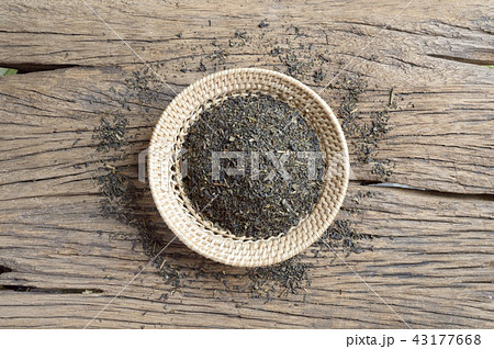 tea leaf 43177668