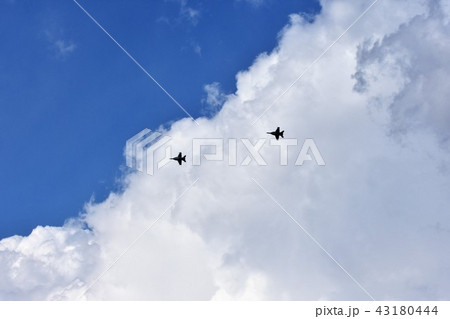 大空のサーファー 43180444