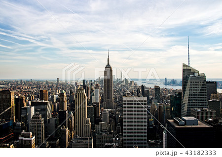 Aerial view of New York City at sunset 43182333