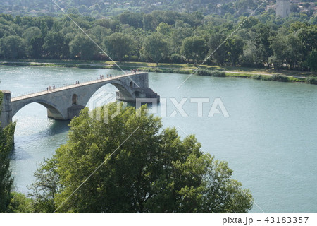 南仏アヴィニョンのサン・ベネゼ橋 南仏アヴィニョンのサン・ベネゼ橋 43183357