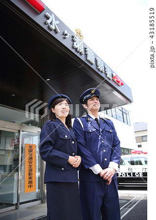 警察官 警察官 43185519