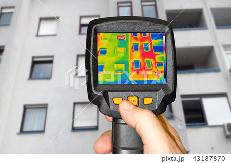 Recording buildings with a thermal camera 43187870
