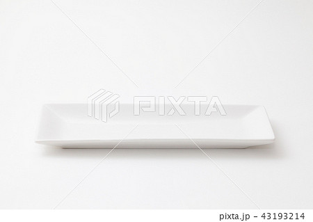 白い陶器の角皿 白い陶器の角皿 43193214