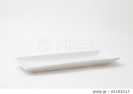 白い陶器の角皿 白い陶器の角皿 43193217