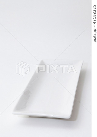 白い長方形の皿 43193225