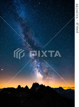 Mliky way over the Alps Mountain, Dolomites, Italy 43194789