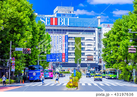 東京 池袋 東口五差路交差点 東京 池袋 東口五差路交差点 43197636