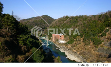 天ヶ瀬ダムから見下ろす宇治川の情景 43198158