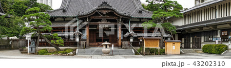Sengakuji Temple in Tokyo, Japan 43202310