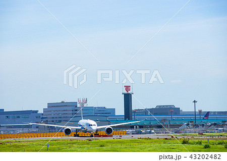 成田空港　飛行機 43202482