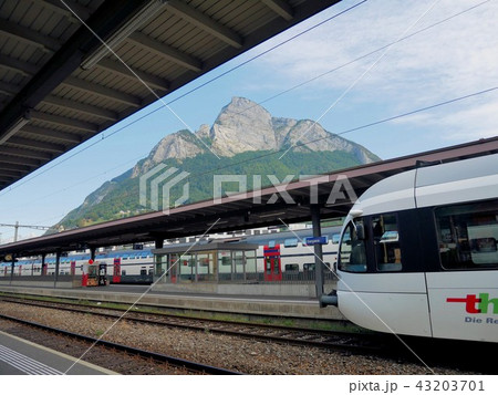 スイス交通の拠点ザルガンス駅とスイス国鉄の車両 (Sargans) スイス交通の拠点ザルガンス駅とスイス国鉄の車両 (Sargans) 43203701