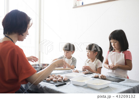 子供の料理教室 43209132