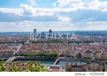フルビエールの丘からリヨンの街を望む 43209160