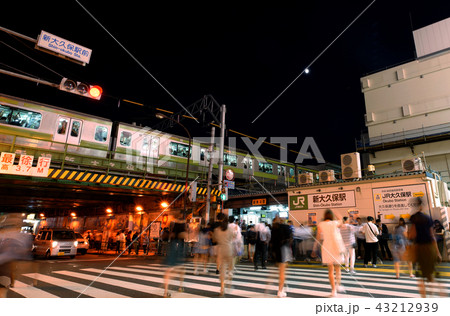 日本の東京都市景観　新大久保駅などを望む 43212939
