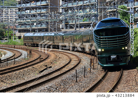 サントリーカーブを走る瑞風 43213884