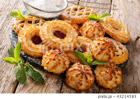Sweet biscuit cookies set with mint Sweet biscuit cookies set with mint 43214583