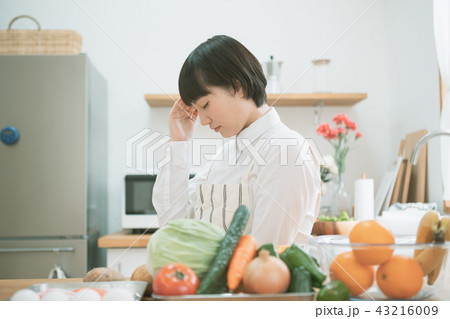 Housework Housework 43216009