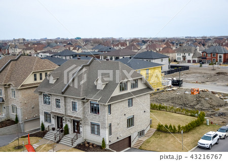 Living homes in Canada Living homes in Canada 43216767