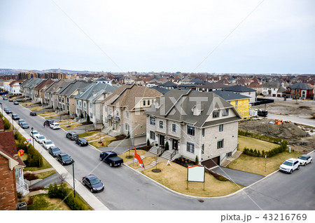 Living homes in Canada Living homes in Canada 43216769