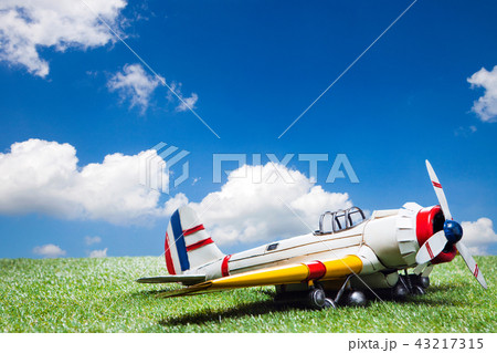 雲 軽飛行機 模型飛行機 43217315