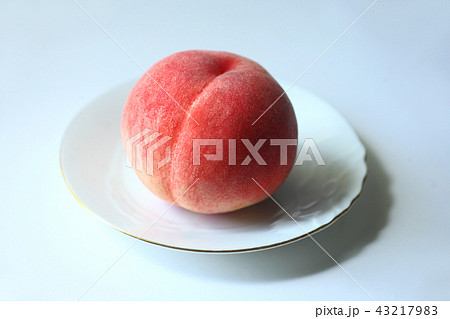 夏の味覚 桃 夏の味覚 桃 43217983