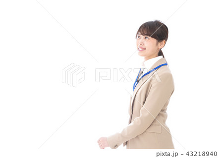 オフィスで働く女性 オフィスで働く女性 43218940