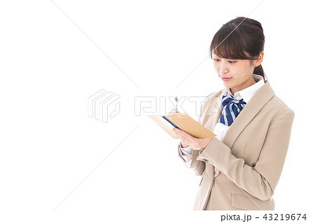 ノートを取る学生 43219674