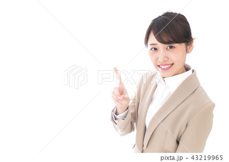 指を指す若いビジネスウーマン 指を指す若いビジネスウーマン 43219965