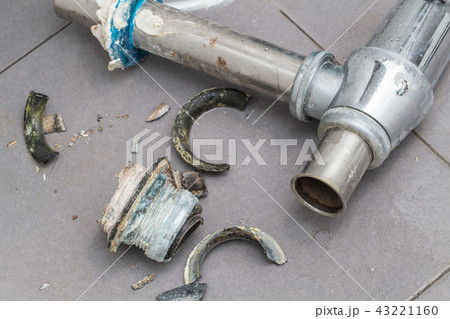 corrosion in piping broken pipe from water mineral 43221160