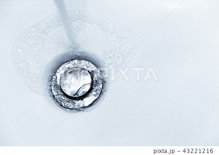 water rinse to sink holes in bathroom sink water rinse to sink holes in bathroom sink 43221216