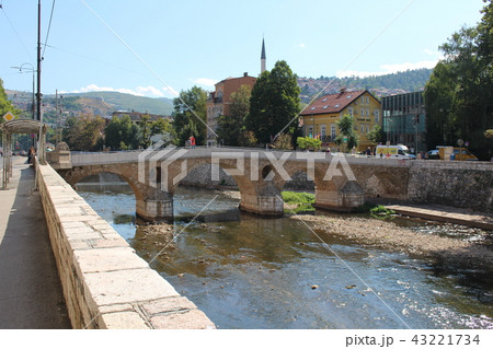 サラエボ事件の現場ラテン橋(サラエボ/ボスニアヘルツェゴビナ) サラエボ事件の現場ラテン橋(サラエボ/ボスニアヘルツェゴビナ) 43221734