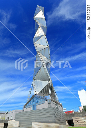 晴天下の水戸芸術館のタワー 43222235