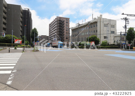 川崎市多摩区の多摩警察前交差点から南東(向ヶ丘遊園)方面  43222925