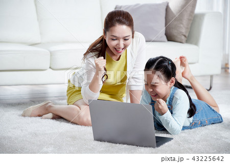 韓国人 ママ 母 43225642