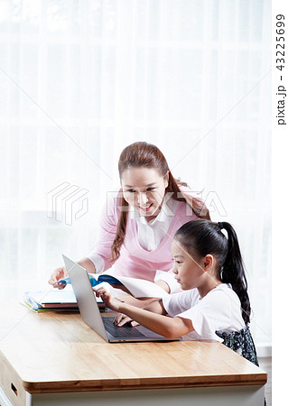 韓国人 ママ 母 43225699