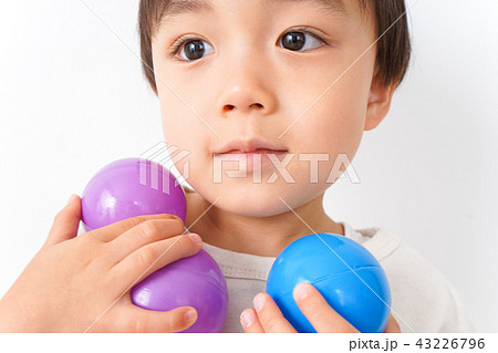 やんちゃな男の子 やんちゃな男の子 43226796