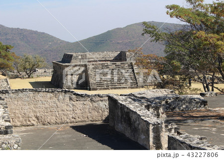 青空のソチカルコ遺跡 ケツァルコアトル神殿 世界遺産 メキシコ 青空のソチカルコ遺跡 ケツァルコアトル神殿 世界遺産 メキシコ 43227806